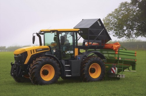 JCB presenta sus nuevas instalaciones con un balance de 2015