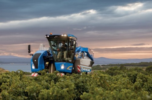 Nueva vendimiadora compacta Braud 8030L de New Holland