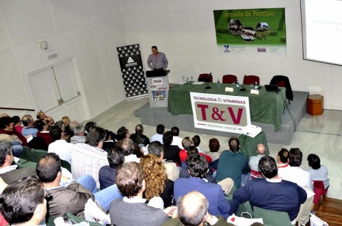 Tecnología y Vitaminas celebra una Jornada Técnica de Porcino en Sevilla