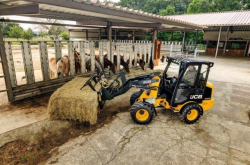 JCB lanza la nueva cargadora de ruedas 403 Agri