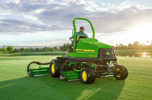 8900A PrecisionCut, la nueva máquina de calles John Deere