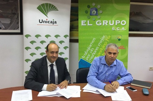 Unicaja renueva su apoyo a los más de 500 agricultores de la cooperativa El Grupo de Granada