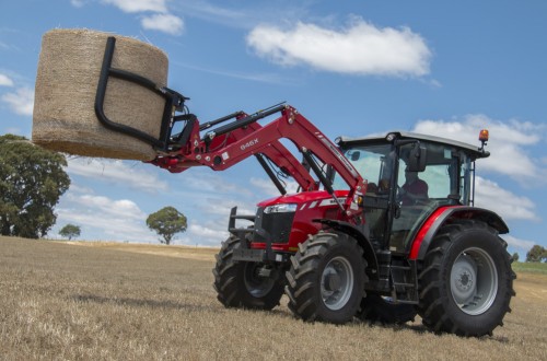 El tractor MF 5710, reconocido Mejor Máquina Accionada