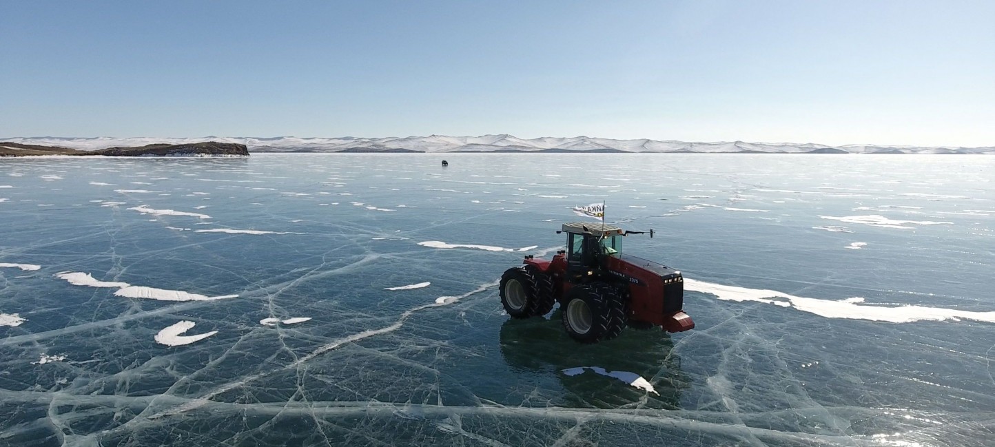 Mitas pone a prueba sus neumáticos en un congelado lago Baikal