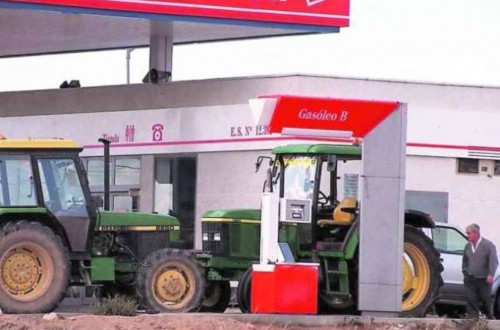 Los agricultores tendrán que pagar 15 € más por cada 1.000 litros de gasóleo agrícola consumido