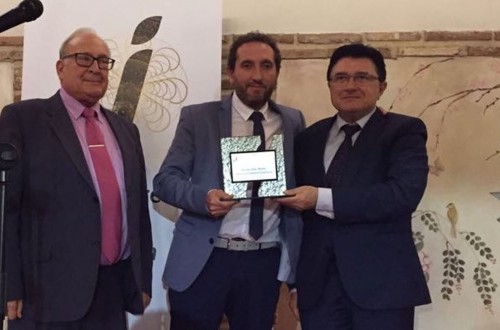 Tello recibe un premio por su trayectoria empresarial en el IX Congreso Mundial del Jamón