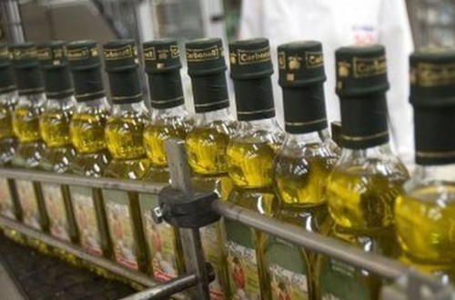 La multinacional aceitera Deoleo reduce sus pérdidas en el primer semestre