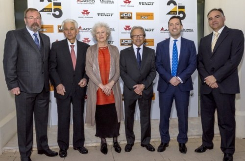 Geancar celebra su 25 aniversario como concesionario de JCB