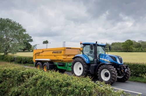 New Holland introduce un sistema de freno inteligente de remolque patentado en sus tractores T7 y T6 AutoCommand