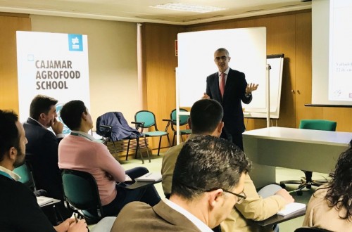 Cajamar AgroFood School imparte sus programas formativos a empresas agroalimentarias