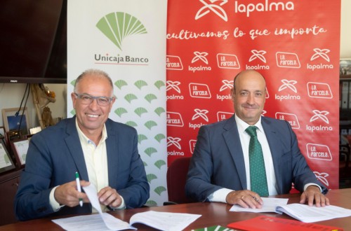 Unicaja Banco reafirma su apoyo a los más de 700 agricultores de Cooperativa Granada La Palma