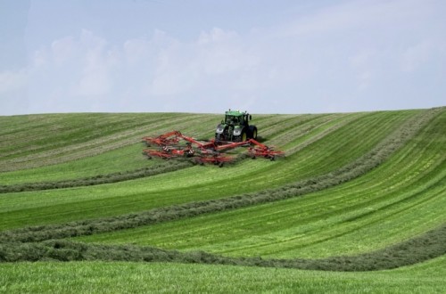 John Deere y Kuhn logran un nuevo récord mundial de hilerado