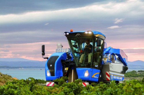 New Holland amplía su oferta con dos nuevas vendimiadoras