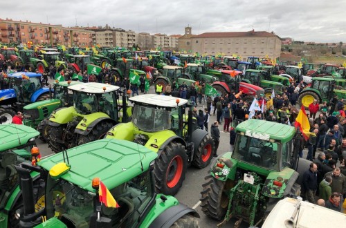 «Las reivindicaciones agrarias: entre el deseo y la realidad». Por Eduardo Moyano Estrada.