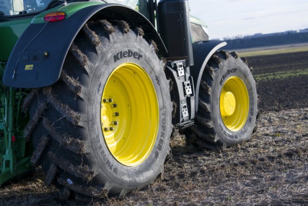 Nueva gama de neumáticos Kleber Topker IF para tractores de alta potencia