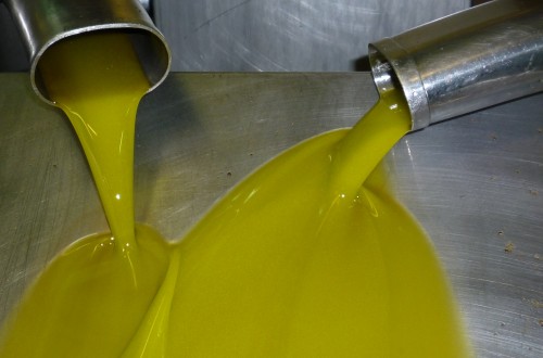 El mercado absorbió en torno a 125.440 t de aceite de oliva en el primer mes de campaña 2021/22