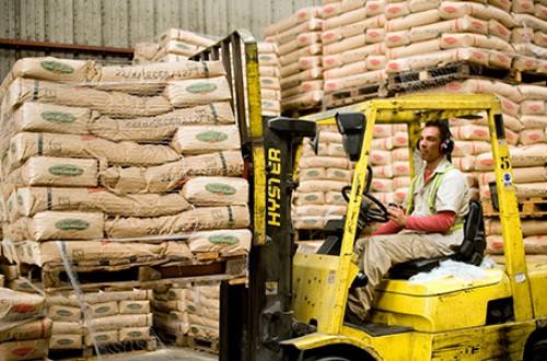 Octubre registró fuertes alzas de precios medios de los cereales y de piensos para el ganado