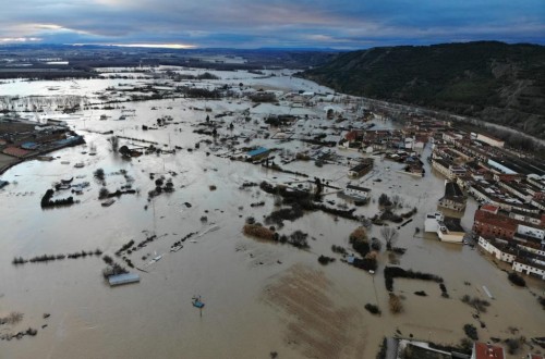 El seguro agrario recibe partes de siniestro de 4.300 hectáreas por el desbordamiento del Ebro y sus afluentes