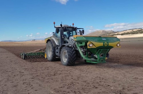 El MAPA elevará el control medioambiental para mejorar la eficiencia y sostenibilidad de algunos insumos agrarios a partir de 2023