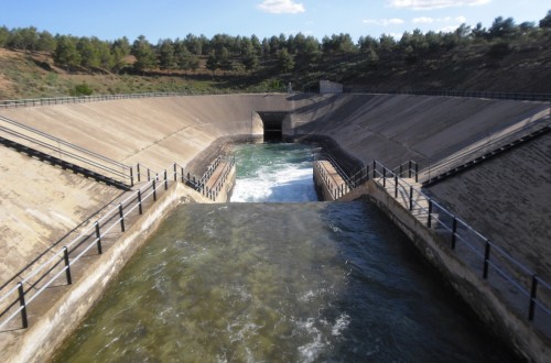 Contra la expectativa de reducción del 50% de agua del Trasvase Tajo-Segura. Por Sindicato Central de Regantes del Acueducto Tajo Segura (SCRATS) y otros 34 firmantes.