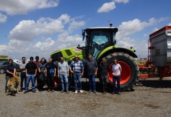 Claas Axion 870 con sistema de optimización Cemos en prueba de transporte