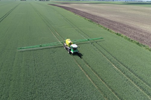 El sector agrario pide firmeza al Gobierno español para que siga respaldando la reautorización del herbicida glifosato