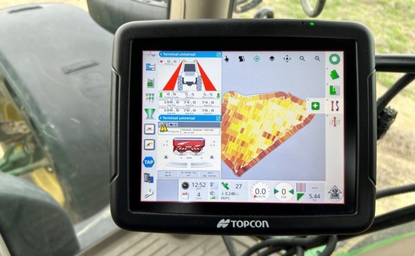 CropSpec de Topcon, dosificación variable de fertilizante en tiempo real por sensor óptico