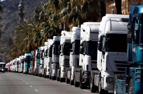 La plataforma Nacional por la Defensa del Transporte se une este sábado a las protestas de los agricultores con un paro indefinido