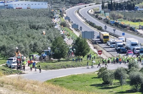 Los agricultores mantienen el pulso con protestas el martes en Córdoba, Lleida, Girona y Pamplona