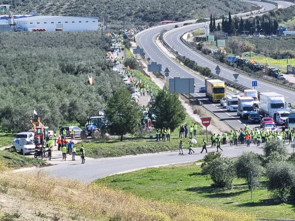 Los agricultores mantienen el pulso con protestas el martes en Córdoba, Lleida, Girona y Pamplona