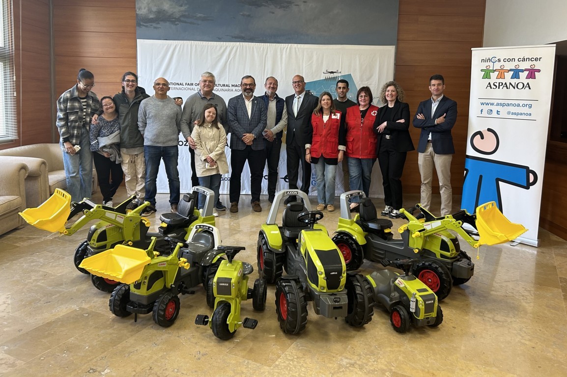 El Club Junior de FIMA 2024 dona tractores a pedales y juguetes a asociaciones benéficas