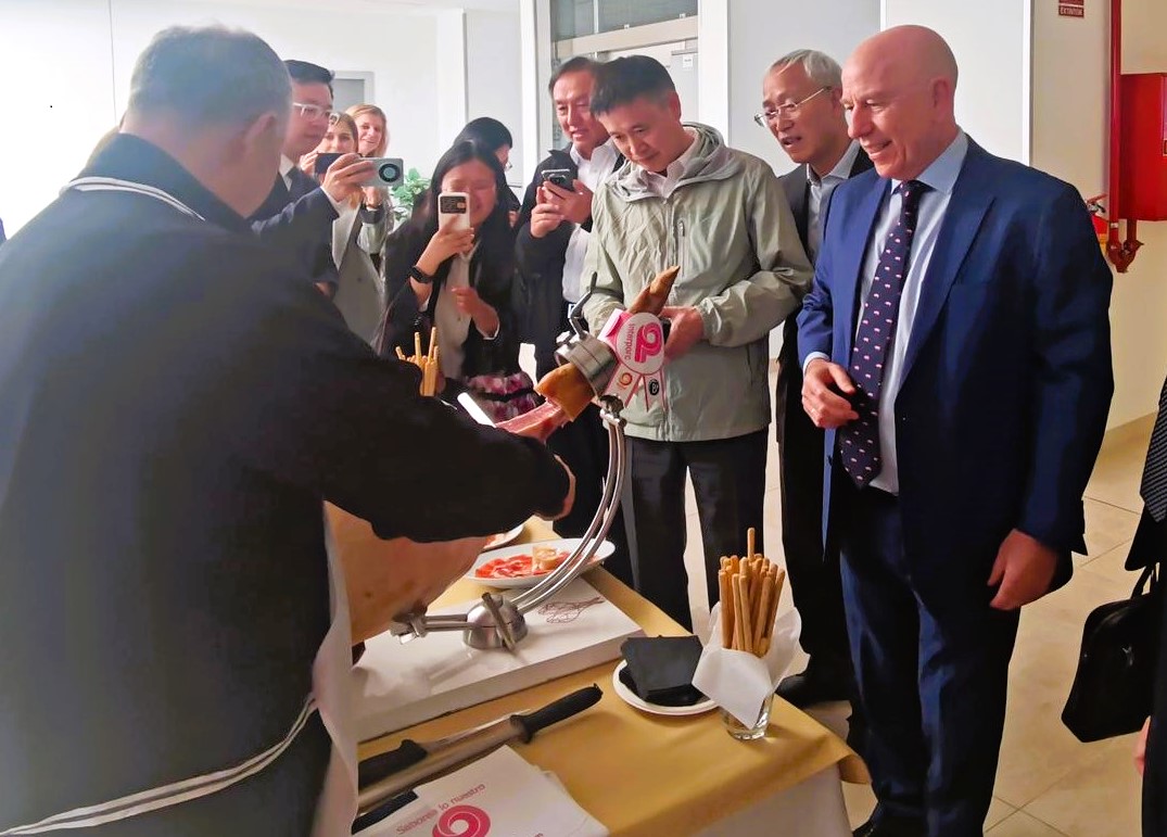 Interporc resalta en la visita del viceministro de Agricultura de China la seguridad alimentaria de los productos españoles