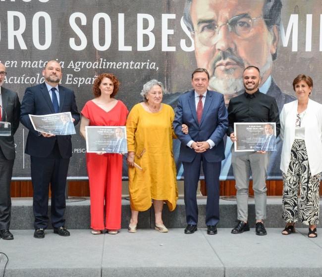 Entregado el “I Premio Pedro Solbes Mira” a un estudio sobre el manejo integrado de la mosca del olivo