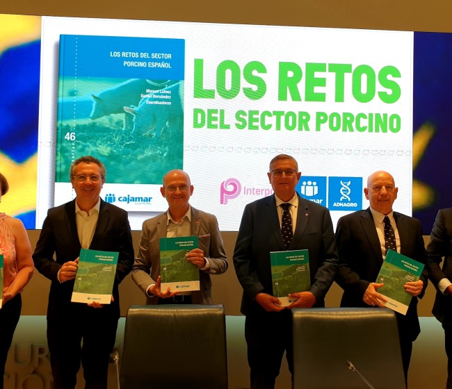 Cajamar e Interporc analizan los retos del sector porcino en un nuevo libro