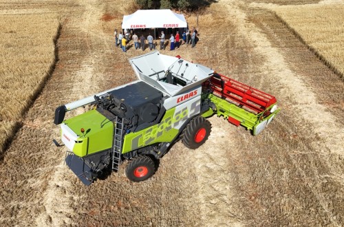 Claas muestra en campo las prestaciones de su cosechadora Trion 660