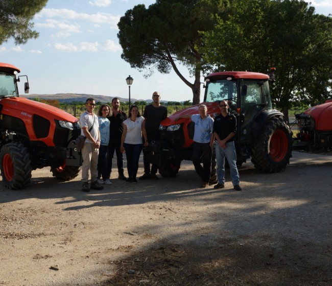 Kubota M5-112 Narrow, ponemos a prueba el sistema Bi-speed y la suspensión del eje delantero