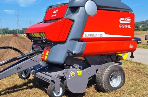 Maschio Gaspardo muestra en campo las prestaciones de su rotoempacadora Suprema