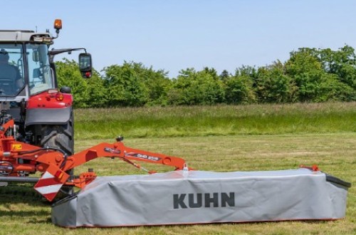 Nueva segadora de discos suspendida trasera Kuhn GMD serie 1015