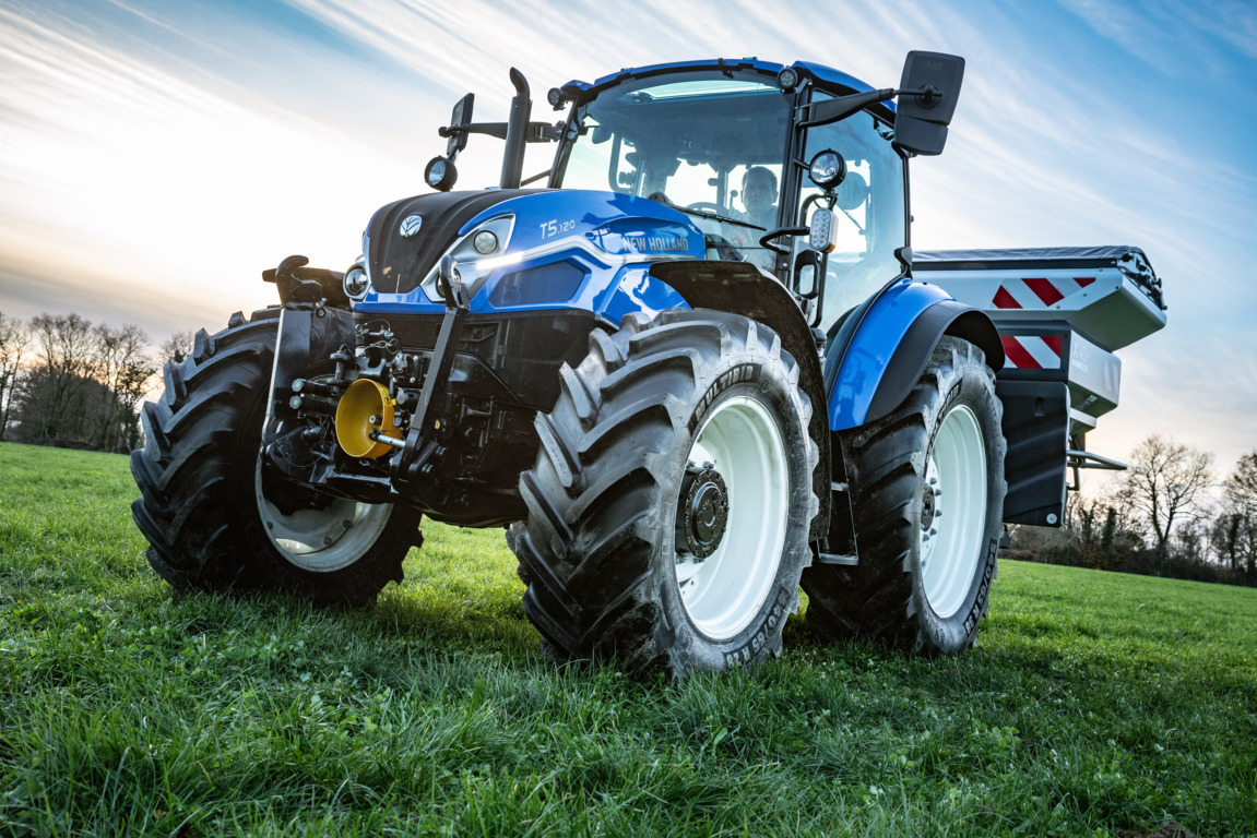 New Holland lanza su nueva gama de tractores T5 Dual Command de nueva generación