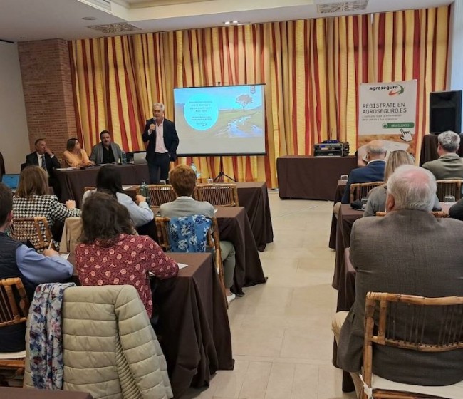 Agroseguro presenta en Castilla-La Mancha las novedades de los seguros de herbáceos, uva de vino y olivar para la próxima campaña