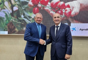 Cooperativas Agro-alimentarias de España y AgroBank renuevan su acuerdo para impulsar el sector agroalimentario