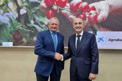 Cooperativas Agro-alimentarias de España y AgroBank renuevan su acuerdo para impulsar el sector agroalimentario