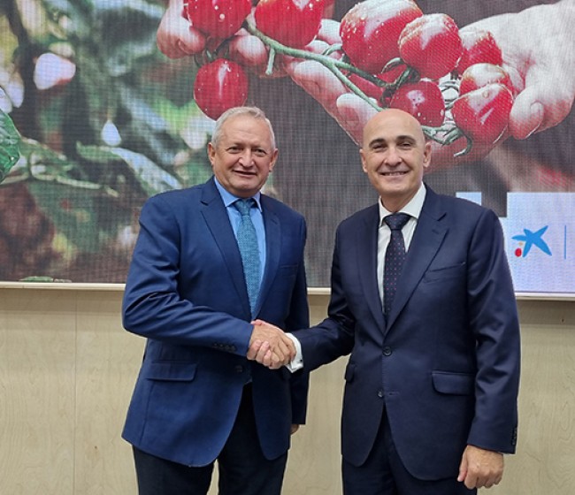 Cooperativas Agro-alimentarias de España y AgroBank renuevan su acuerdo para impulsar el sector agroalimentario