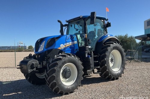 New Holland, John Deere, Valtra, Fendt, Massey Ferguson… nuevos y seminuevos en la última subasta del año de Ritchie Bros.