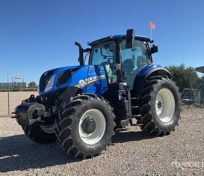 New Holland, John Deere, Valtra, Fendt, Massey Ferguson… nuevos y seminuevos en la última subasta del año de Ritchie Bros.