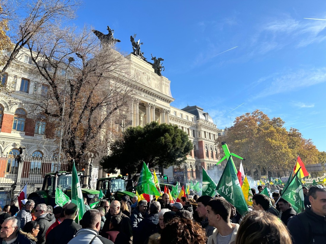 Mas de cinco mil agricultores y ganaderos de toda España dicen no al acuerdo UE-Mercosur en Madrid