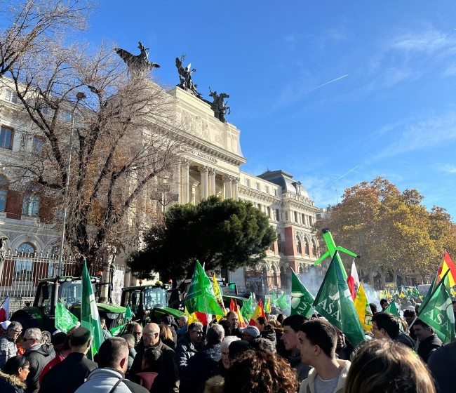 Mas de cinco mil agricultores y ganaderos de toda España dicen no al acuerdo UE-Mercosur en Madrid