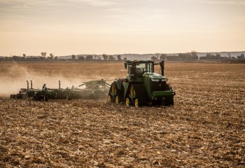 John Deere presenta en el CES 2025 su nueva generación de maquinaria autónoma