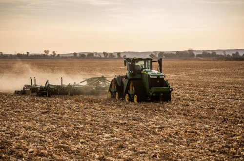 John Deere presenta en el CES 2025 su nueva generación de maquinaria autónoma