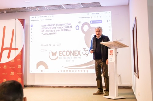 Econex presenta un atrayente para trips invasores en una jornada sobre control integrado de plagas